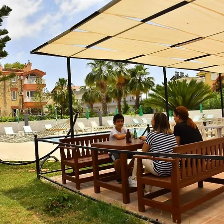 Hotel Nora 2*