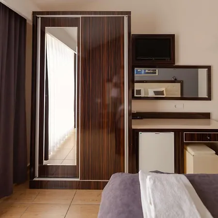 Nora Hotel