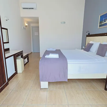 Nora Hotel Side