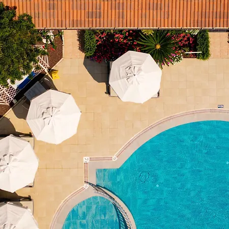 Nora Hotel 2*